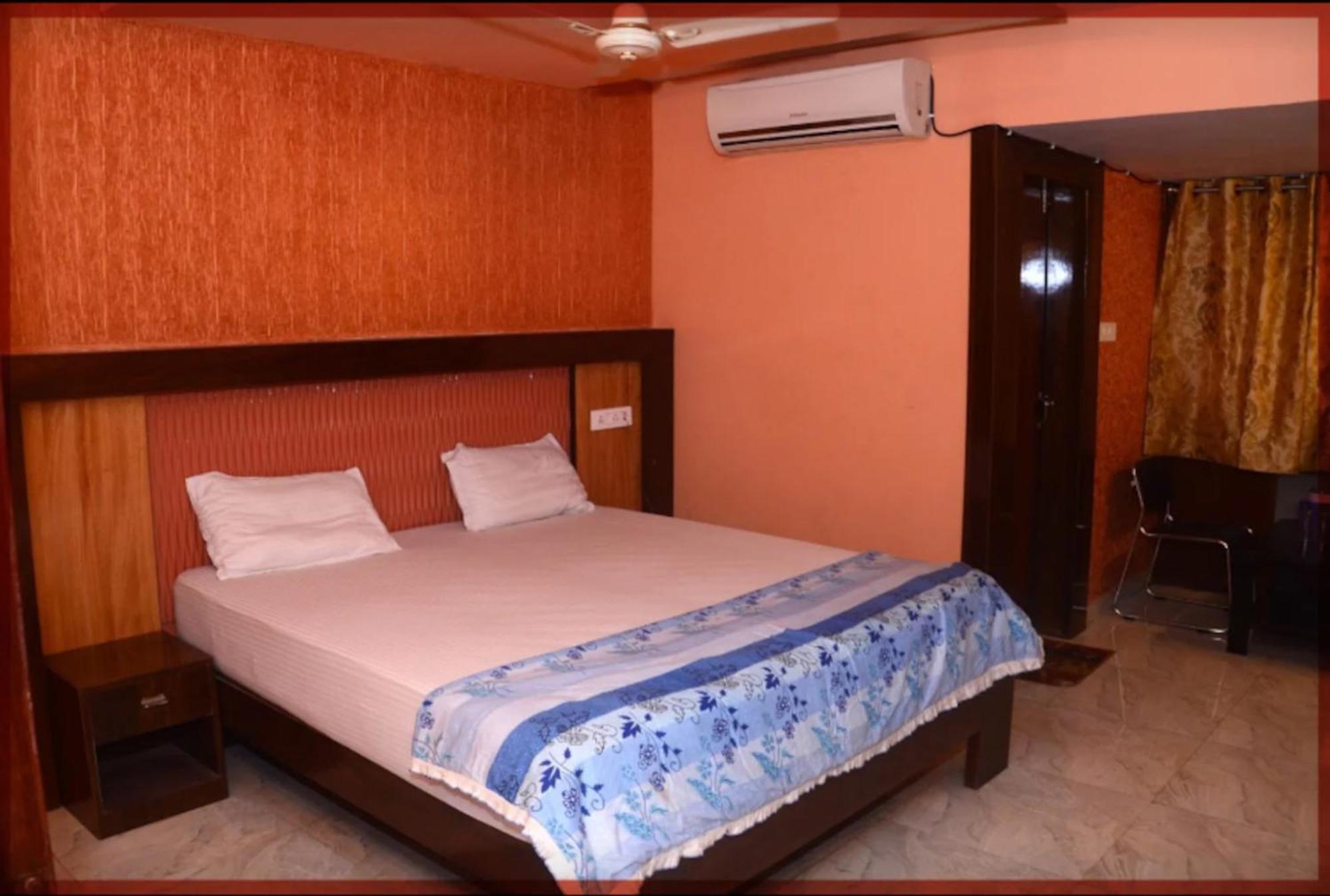 Hotel Swastik Guest House Varanasi - Perfect Location And Comfortable Room 외부 사진